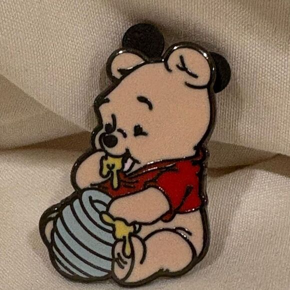 Disney Winnie the Pooh Baby & Hunny & Piglet Pin Collectible Trading 2 Pins EUC - Picture 5 of 6